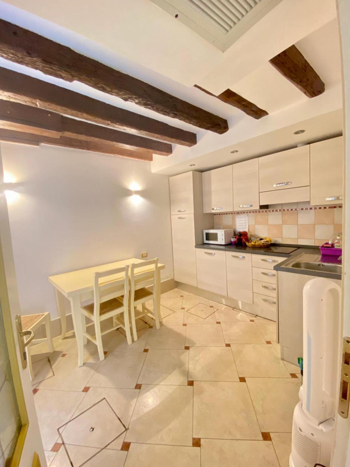 Casa Vacanze Angolo 'Sconto Venetië Buitenkant foto