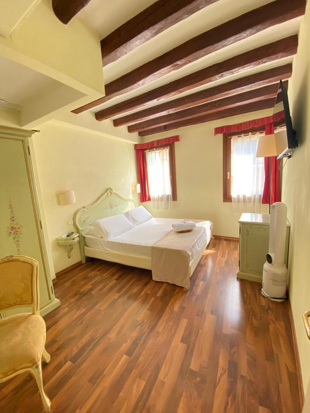 Casa Vacanze Angolo 'Sconto Venetië Buitenkant foto