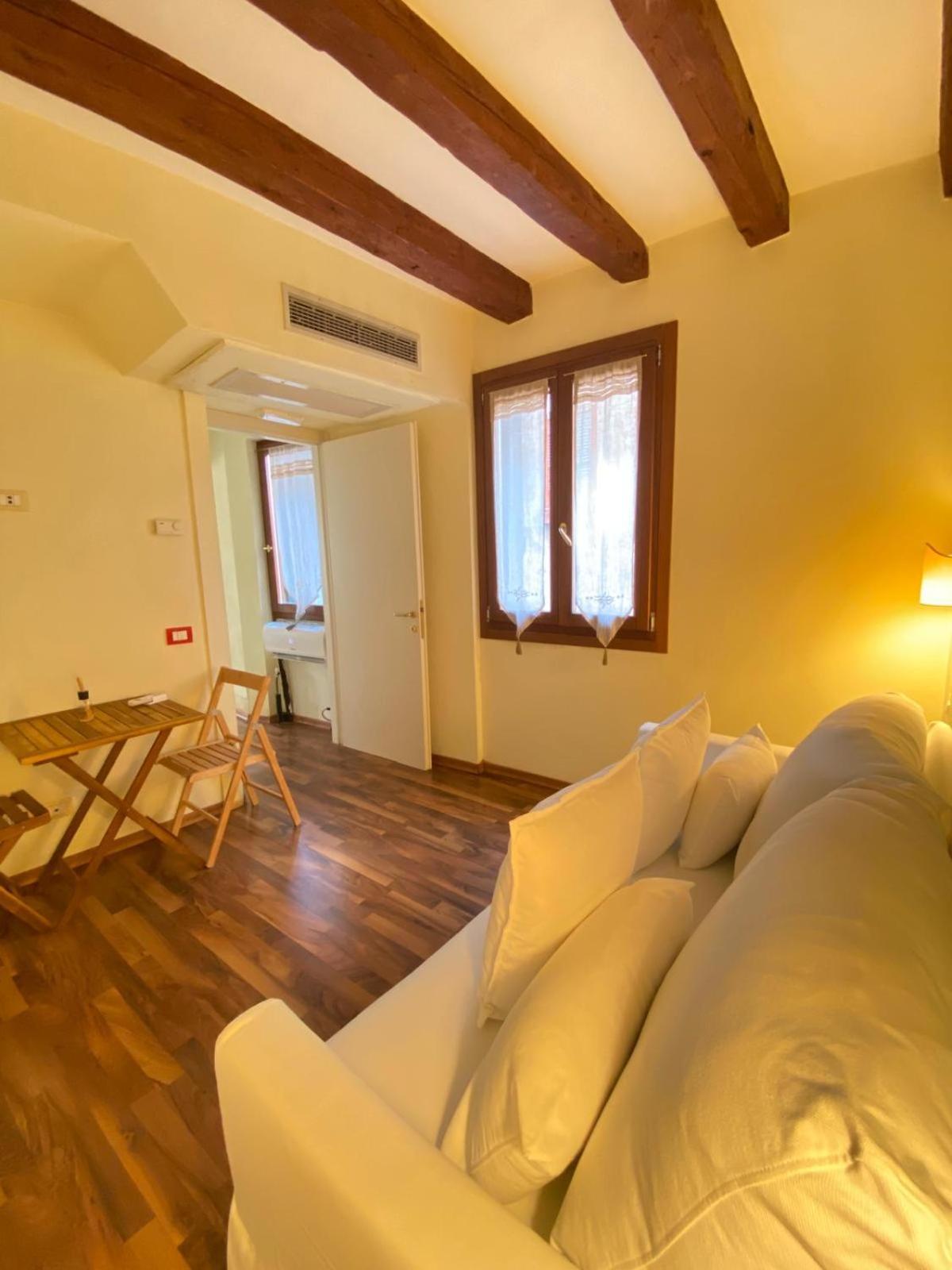 Casa Vacanze Angolo 'Sconto Venetië Buitenkant foto