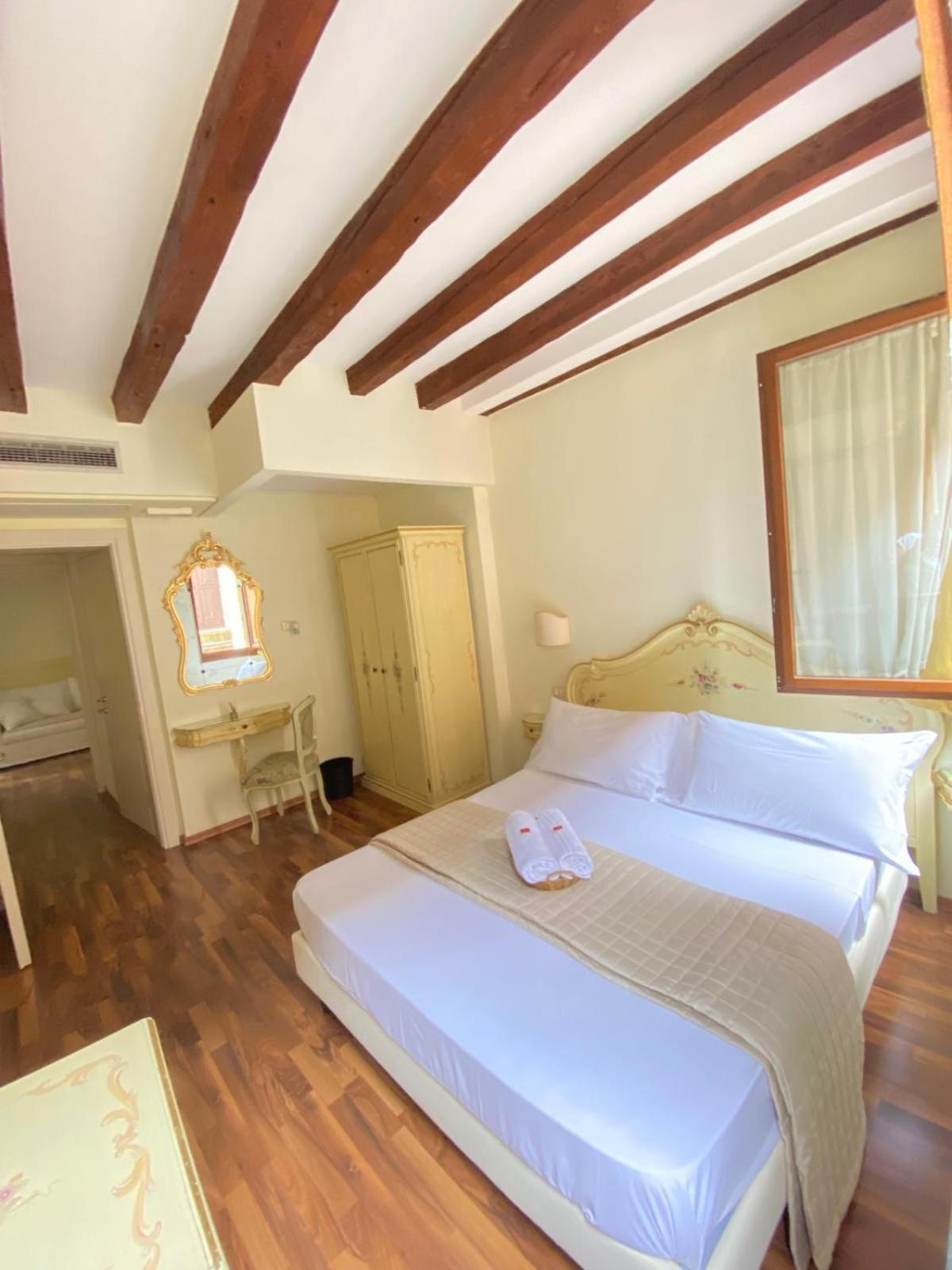 Casa Vacanze Angolo 'Sconto Venetië Buitenkant foto