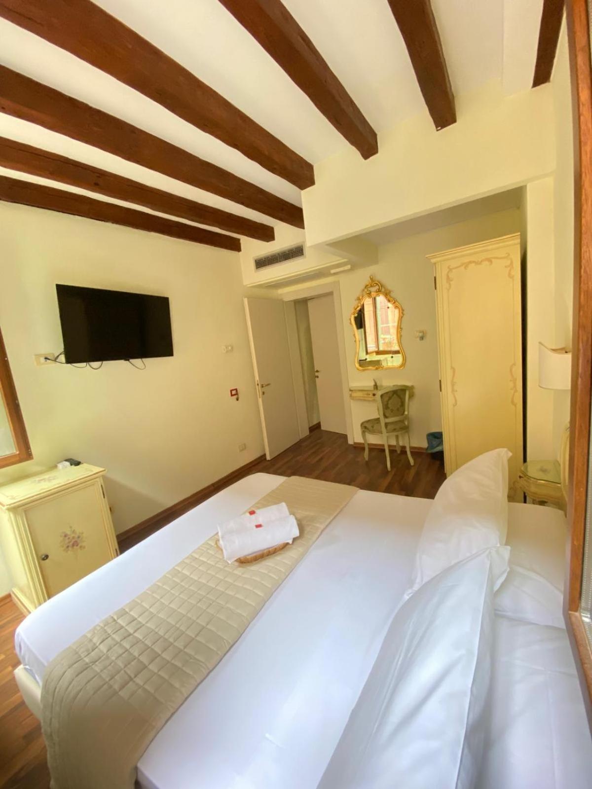 Casa Vacanze Angolo 'Sconto Venetië Buitenkant foto